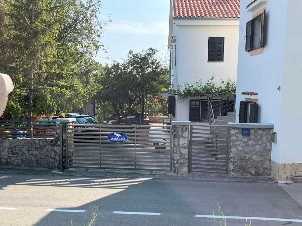 Gita Lägenhet Omišalj Exteriör bild